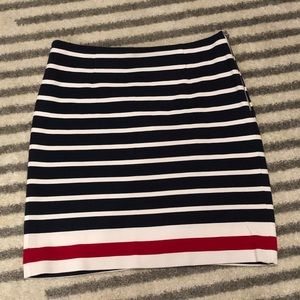 EUC | Banana Republic Skirt w/ Exposed Side Zipper